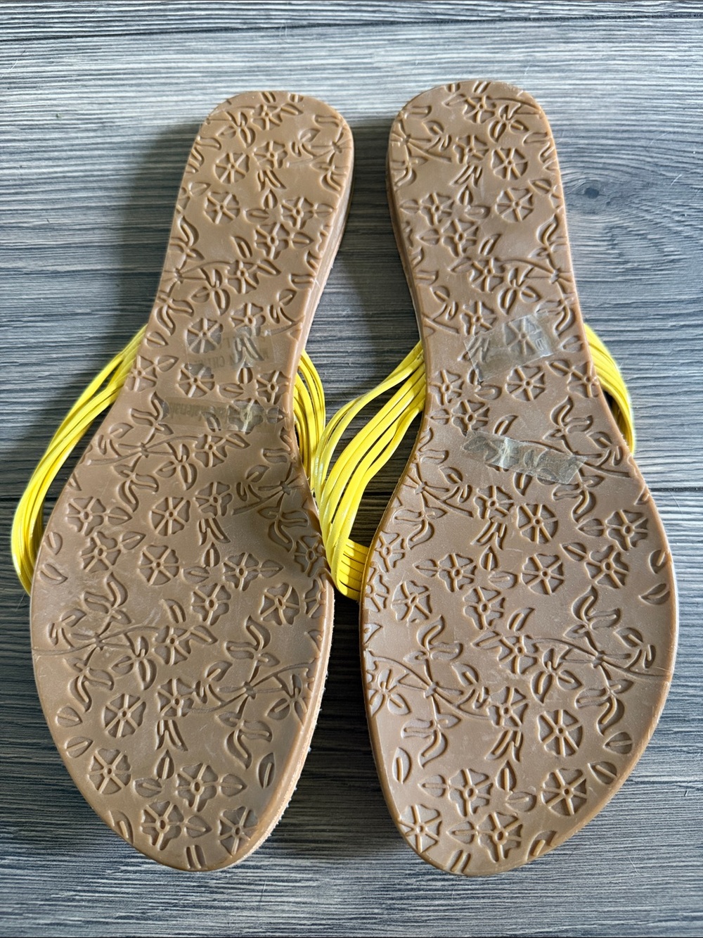 Dots Yellow Rhinestone-Button Slide Sandals - Picture 4 of 4